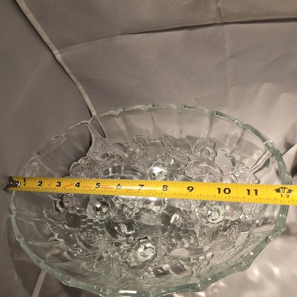 Vintage Indiana Clear Glass Four Footed Fruit Serving Bowl - Picture 5 of 7